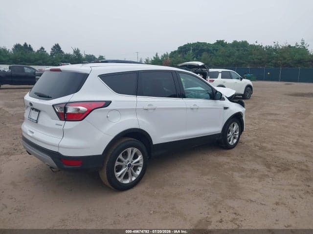 2017 FORD ESCAPE SE 4