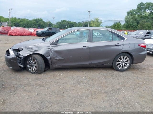 2017 TOYOTA CAMRY XLE 14