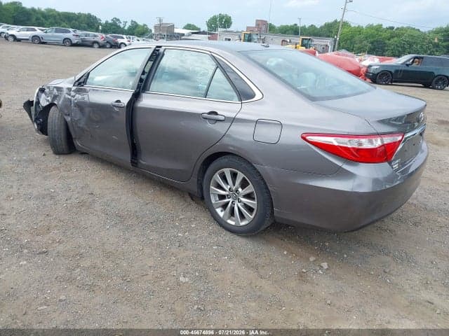 2017 TOYOTA CAMRY XLE 3
