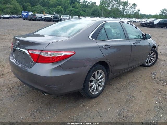2017 TOYOTA CAMRY XLE 4
