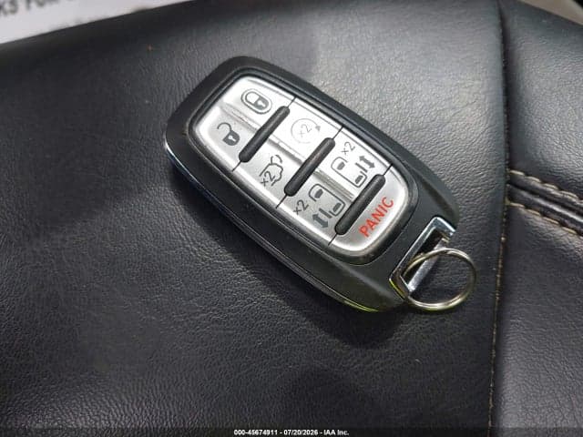2020 CHRYSLER VOYAGER LXI 11