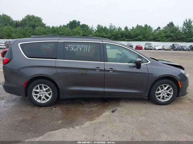 2020 CHRYSLER VOYAGER LXI 13