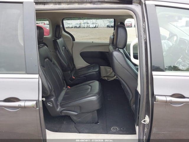 2020 CHRYSLER VOYAGER LXI 8