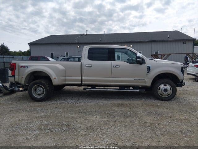 2017 FORD F-350 LARIAT 14
