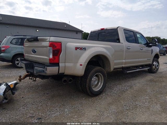 2017 FORD F-350 LARIAT 4