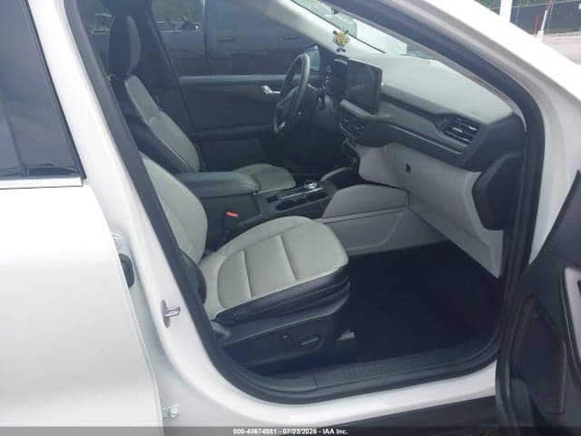 2024 FORD ESCAPE PLATINUM 5