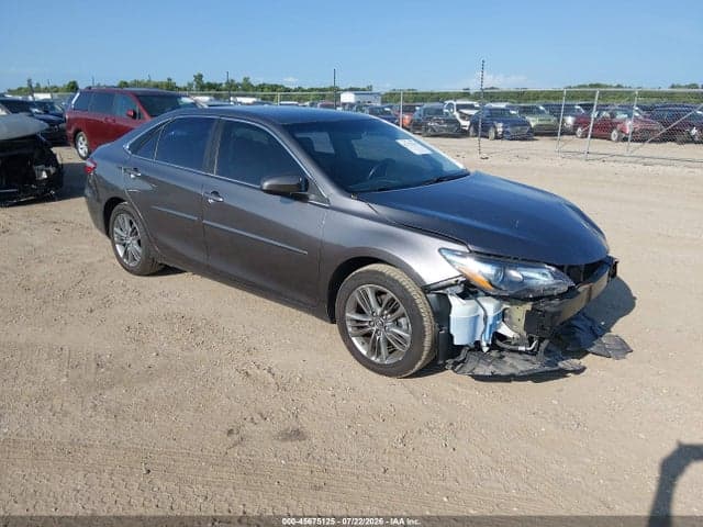 2017 TOYOTA CAMRY SE 1