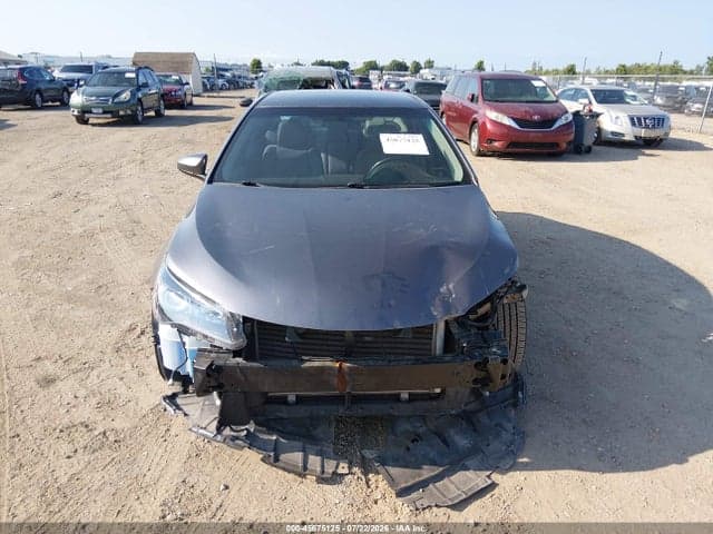 2017 TOYOTA CAMRY SE 13