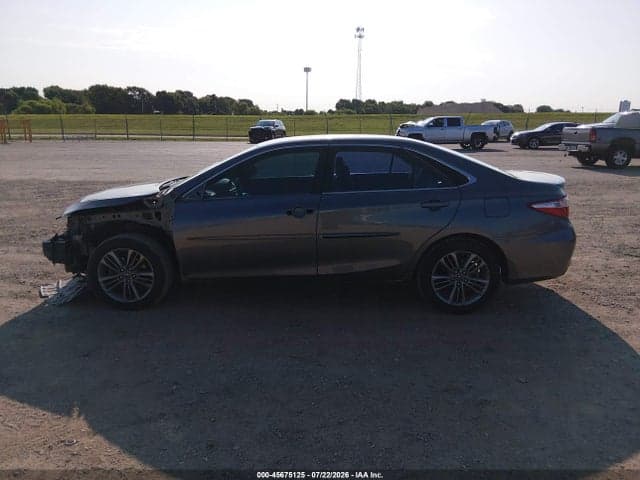 2017 TOYOTA CAMRY SE 15