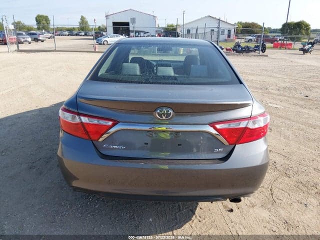 2017 TOYOTA CAMRY SE 17