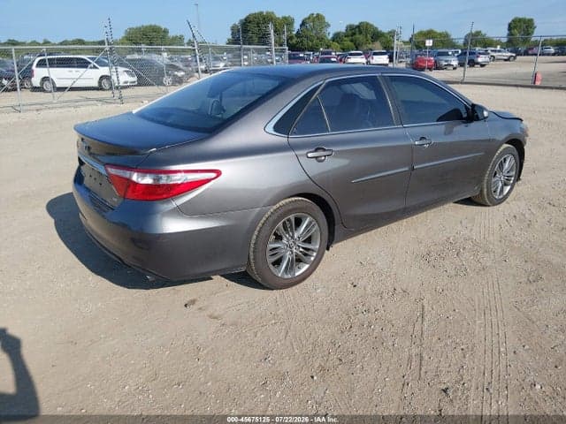 2017 TOYOTA CAMRY SE 4