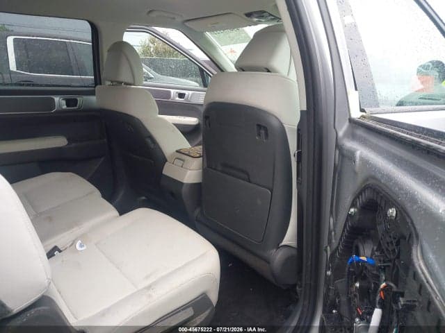 2025 HYUNDAI SANTA FE SE 8