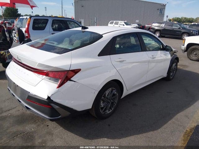 2024 HYUNDAI ELANTRA SEL 4