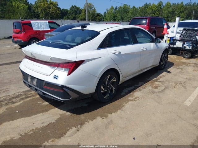 2024 HYUNDAI ELANTRA SEL 4