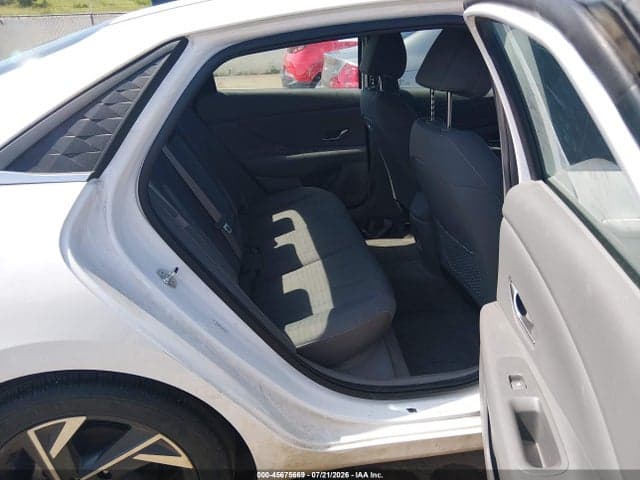 2024 HYUNDAI ELANTRA SEL 8