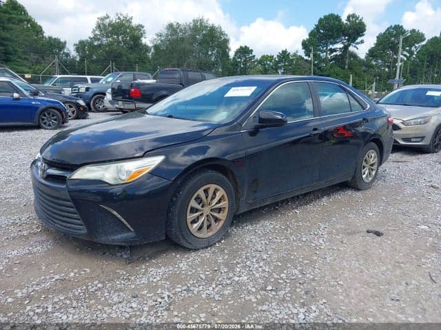 2016 TOYOTA CAMRY LE 2