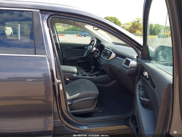 2017 KIA SORENTO 2.4L LX 5