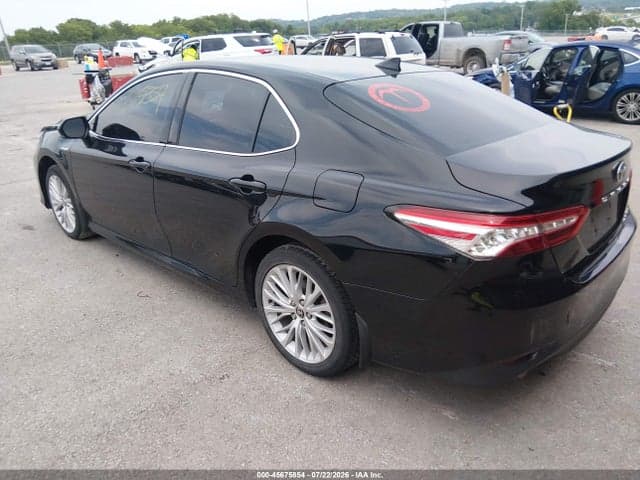 2020 TOYOTA CAMRY HYBRID XLE 3