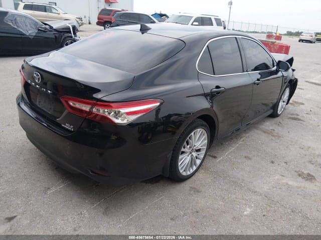 2020 TOYOTA CAMRY HYBRID XLE 4