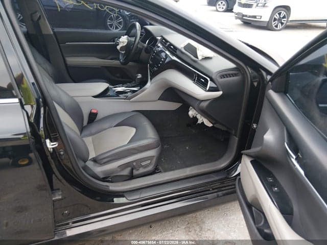 2020 TOYOTA CAMRY HYBRID XLE 5
