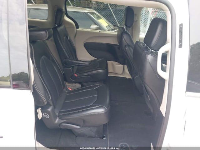 2024 CHRYSLER PACIFICA TOURING L 8