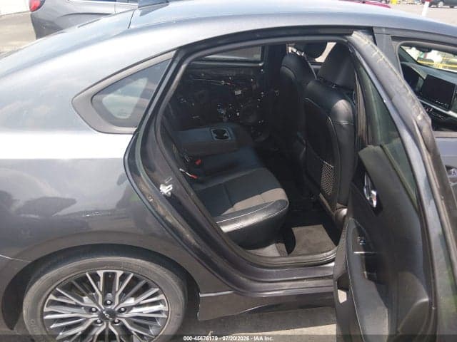 2023 KIA FORTE GT-LINE 8