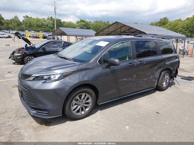 2025 TOYOTA SIENNA LE 2