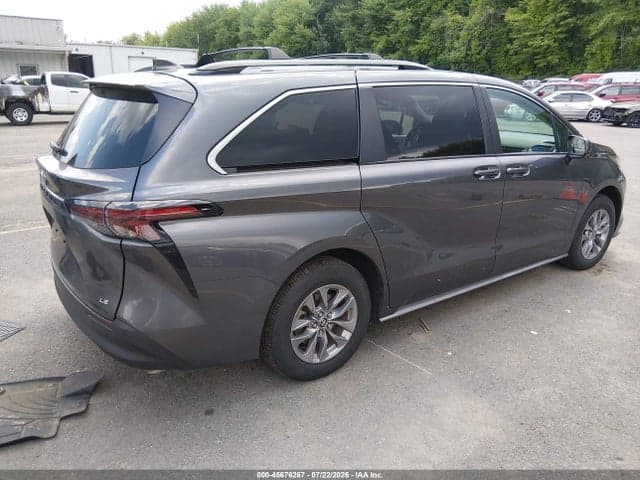 2025 TOYOTA SIENNA LE 4