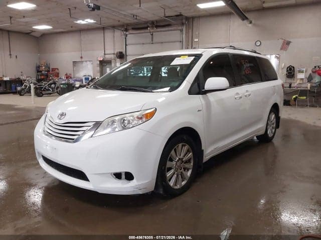 2017 TOYOTA SIENNA LE 7 PASSENGER 3