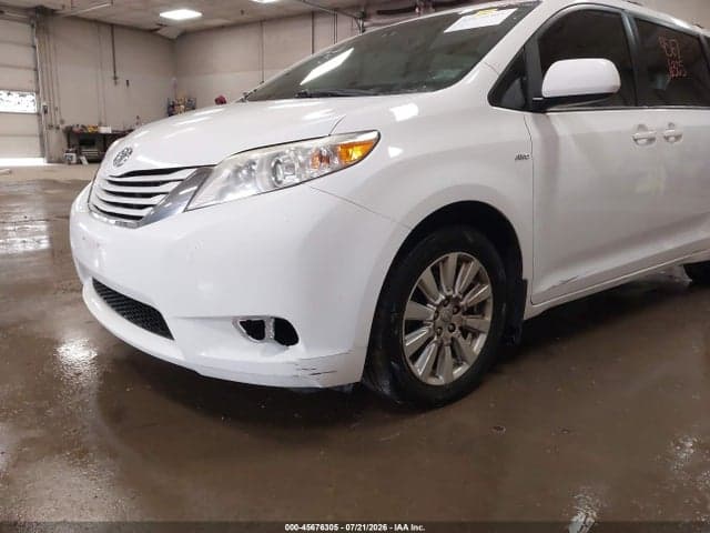 2017 TOYOTA SIENNA LE 7 PASSENGER 7