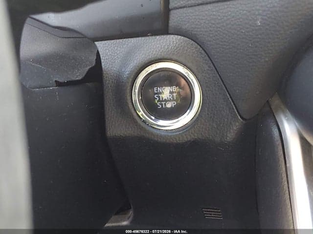 2019 TOYOTA RAV4 XLE 11