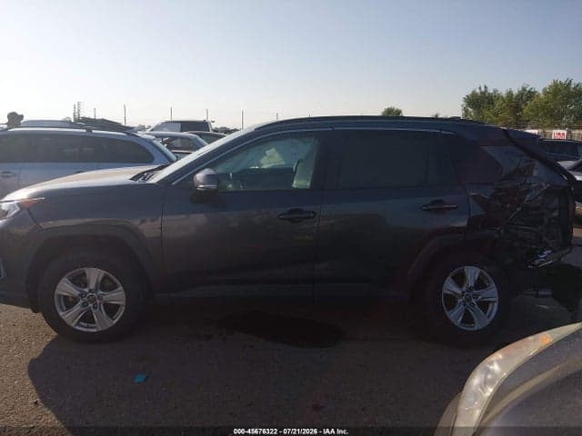 2019 TOYOTA RAV4 XLE 14