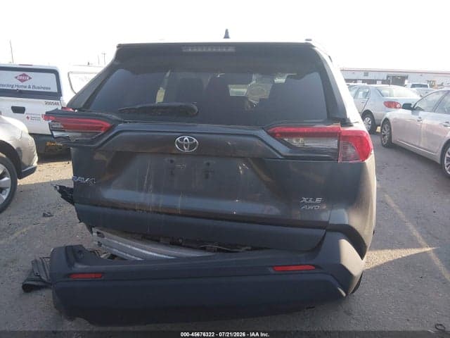 2019 TOYOTA RAV4 XLE 16