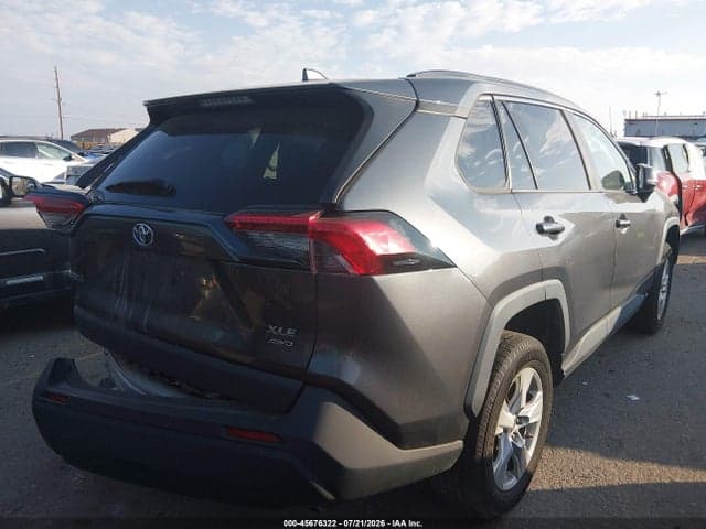 2019 TOYOTA RAV4 XLE 4