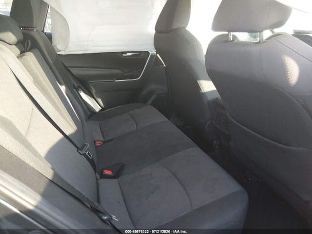 2019 TOYOTA RAV4 XLE 8