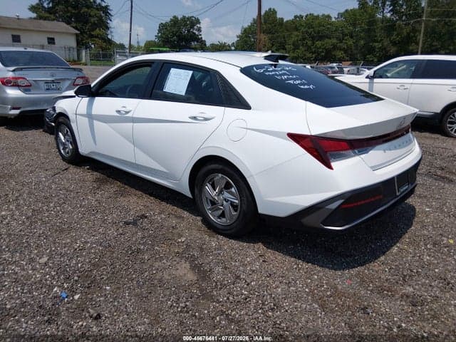 2026 HYUNDAI ELANTRA SE 3