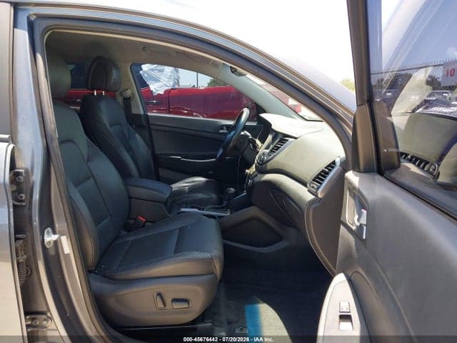 2017 HYUNDAI TUCSON SE PLUS 5