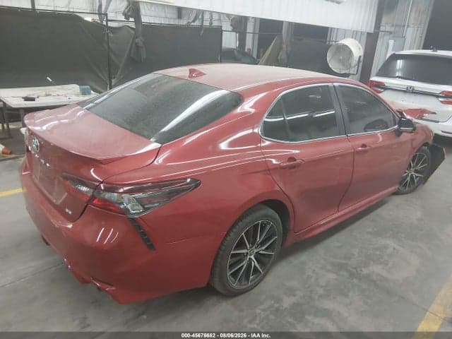 2021 TOYOTA CAMRY SE 4