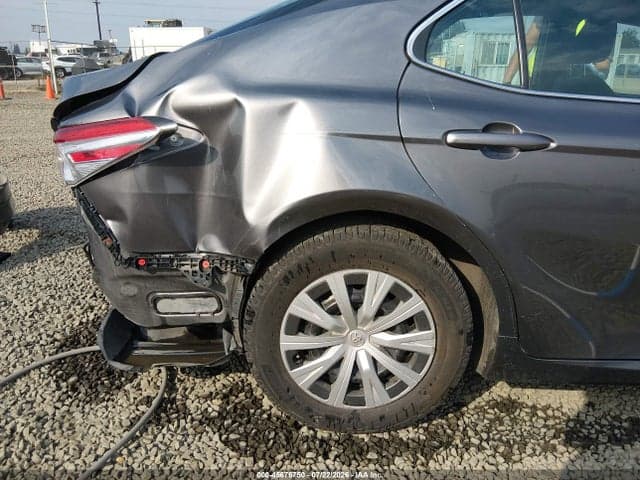 2018 TOYOTA CAMRY HYBRID LE 19