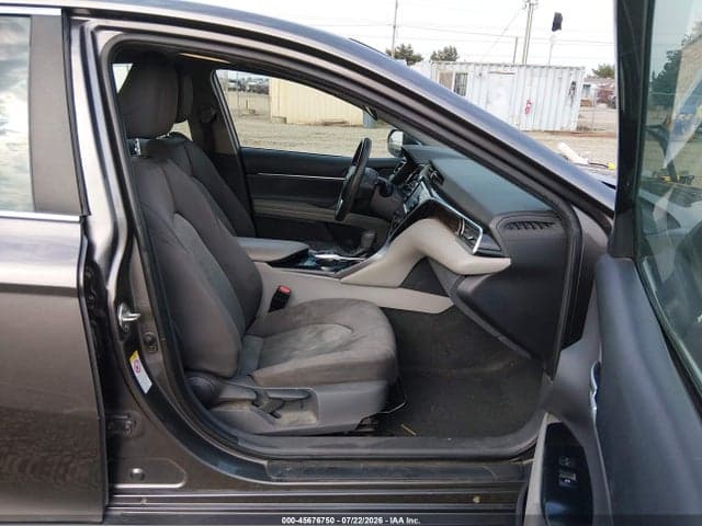 2018 TOYOTA CAMRY HYBRID LE 5