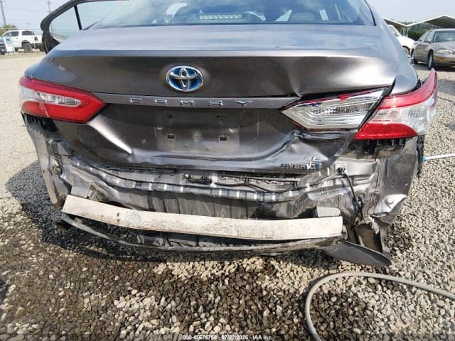 2018 TOYOTA CAMRY HYBRID LE 6