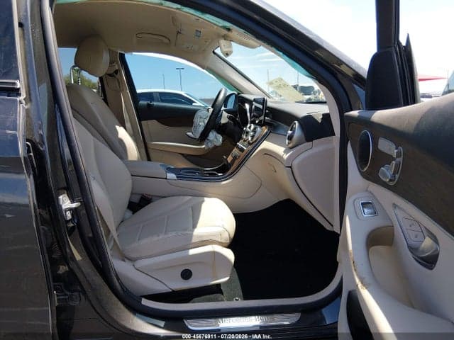 2020 MERCEDES-BENZ GLC 300 5