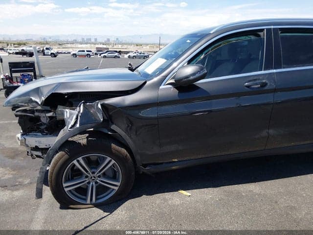 2020 MERCEDES-BENZ GLC 300 6