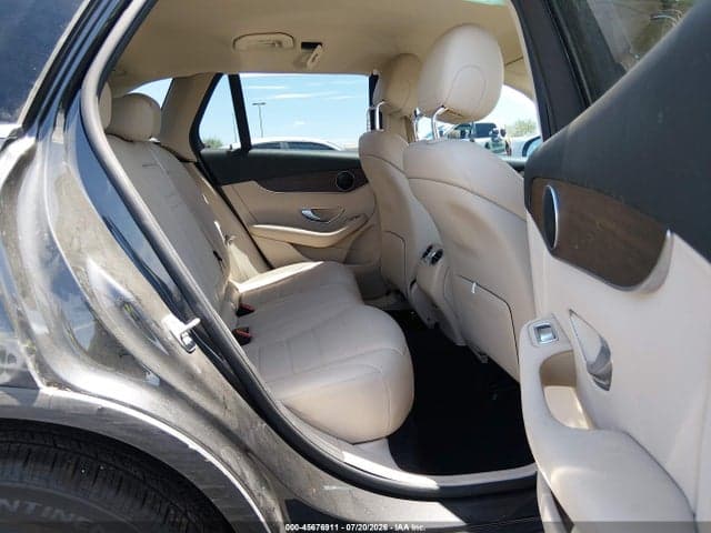 2020 MERCEDES-BENZ GLC 300 8