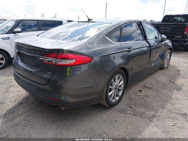 2017 FORD FUSION SE 4