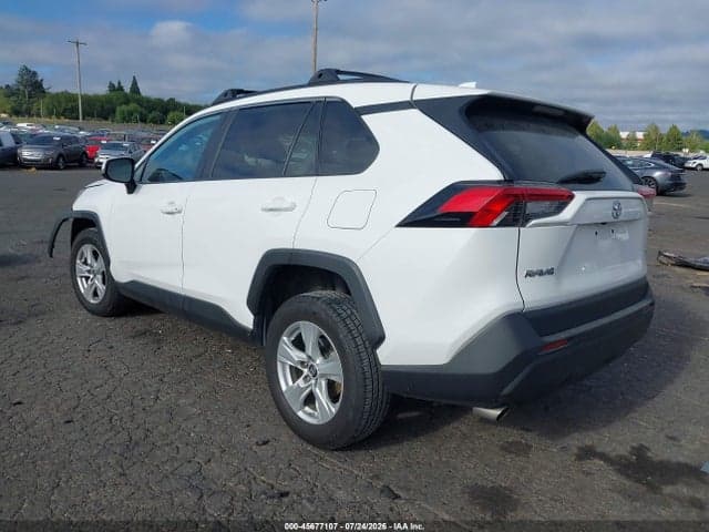2019 TOYOTA RAV4 XLE 3