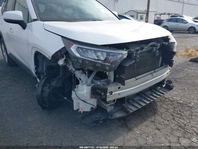 2019 TOYOTA RAV4 XLE 6
