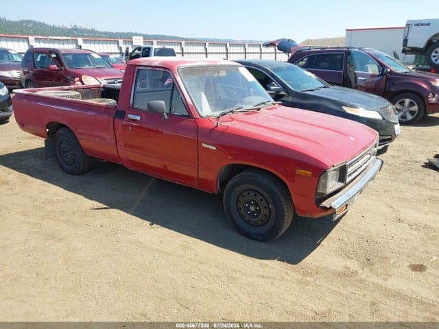 1982 TOYOTA PICKUP / CAB CHASSIS 1/2 TON DLX