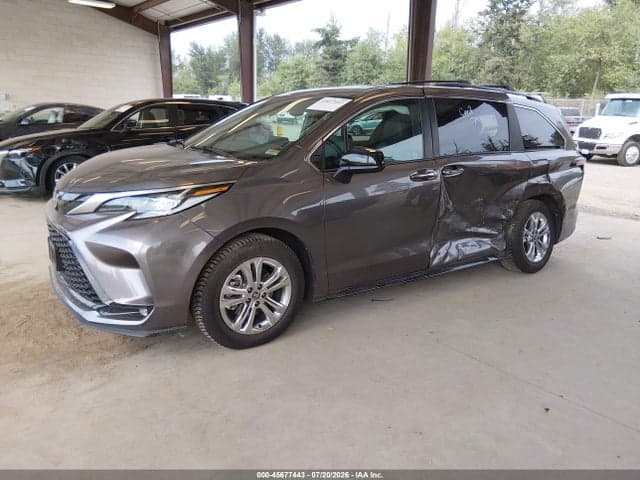 2022 TOYOTA SIENNA XSE 2