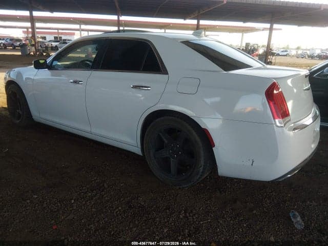 2016 CHRYSLER 300C 3